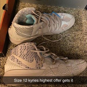 Kyrie hybrid size 12